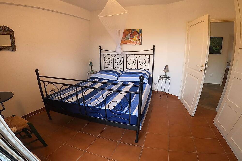 Villa-Hanni, traditionelles griechisches Ferienhaus mit Meerblick in Finikunda, in Finikounda, Messenien