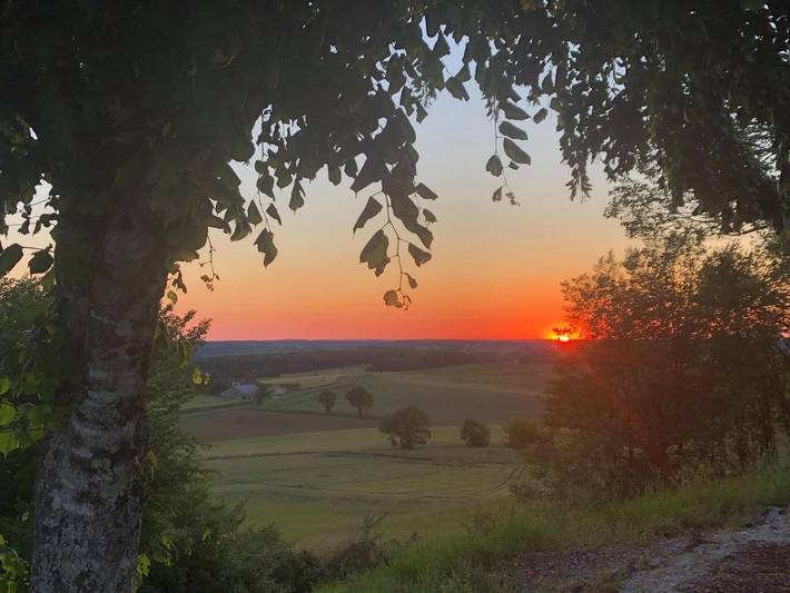 Location de vacances pour 2 personnes, avec jardin ainsi que piscine et vue à Loubès-Bernac - 4