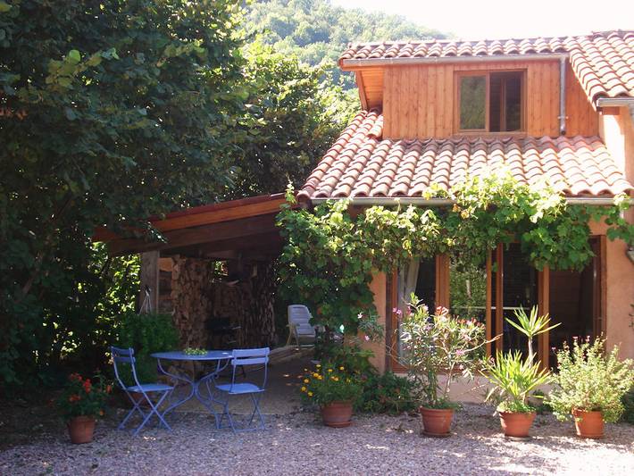 Gîte pour 4 personnes, avec terrasse ainsi que jardin et piscine à Seix - 4