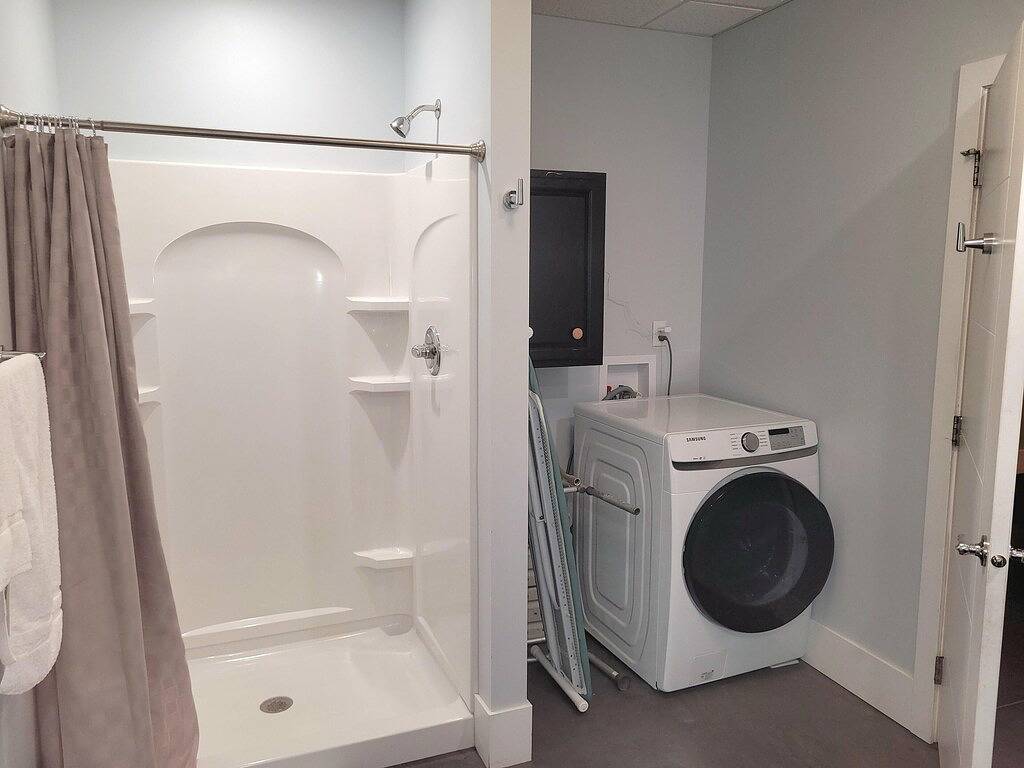 14 Schlafzimmer Super Lage !! Central Staycation Large Groups bietet Platz für bis zu 32 Personen in Arnolds Park, Dickinson County