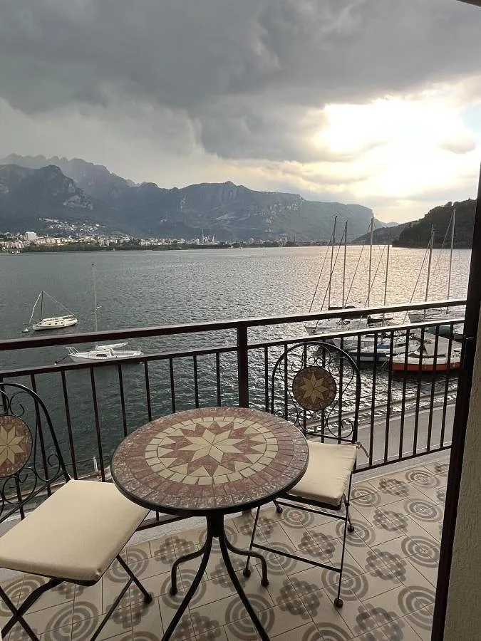 Appartamento vacanze per 4 persone, con panorama e balcone nonché vista lago - 1
