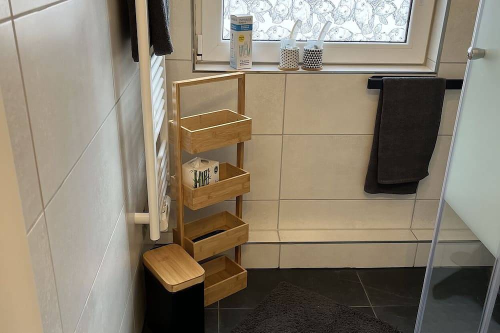 Appartamento intero, Appartamento 'Reni's Ferienwohnung' con balcone e Wi-Fi in Leverkusen, Bergisches Land