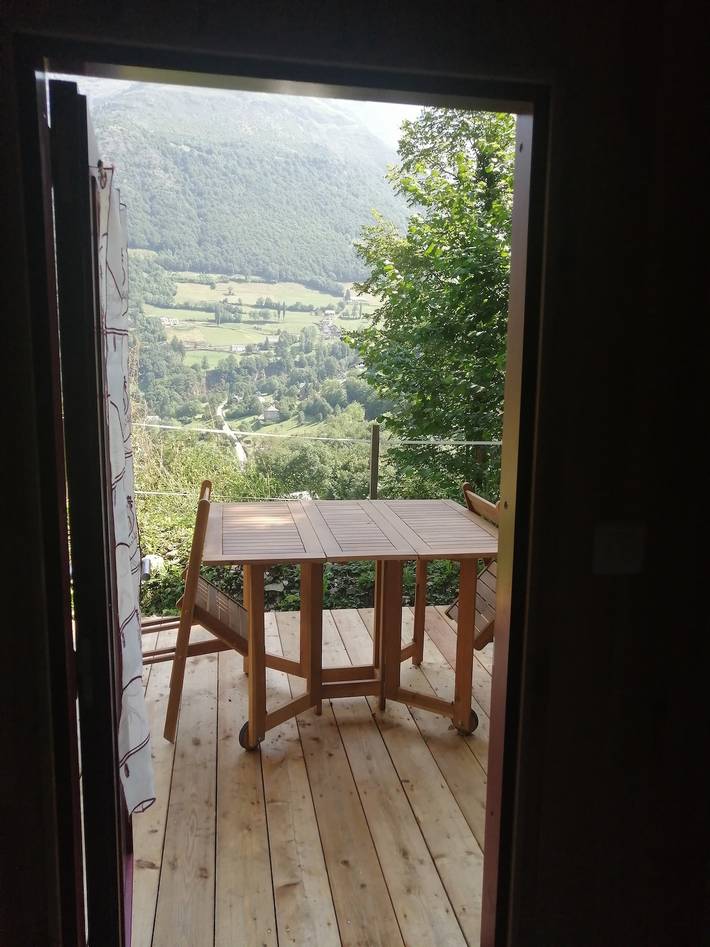 Cabaña 'Gavarnie, Sanitaire Camping' con vistas a la montaña, terraza privada y wifi in Gèdre, Gavarnie-Gèdre