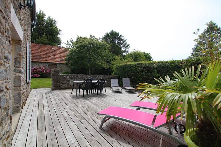 Gîte pour 8 personnes, avec jardin et terrasse, animaux acceptés à Besneville - 4