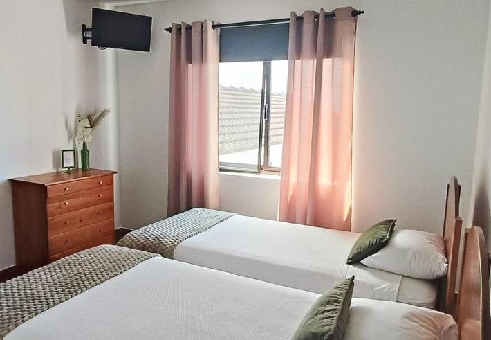 Gîte pour 2 personnes, avec vue et jardin dans Capelo - 4