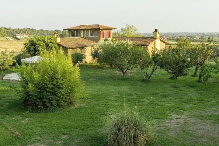 Alloggio in famiglia per 3 persone, con giardino e idromassaggio in Cerveteri