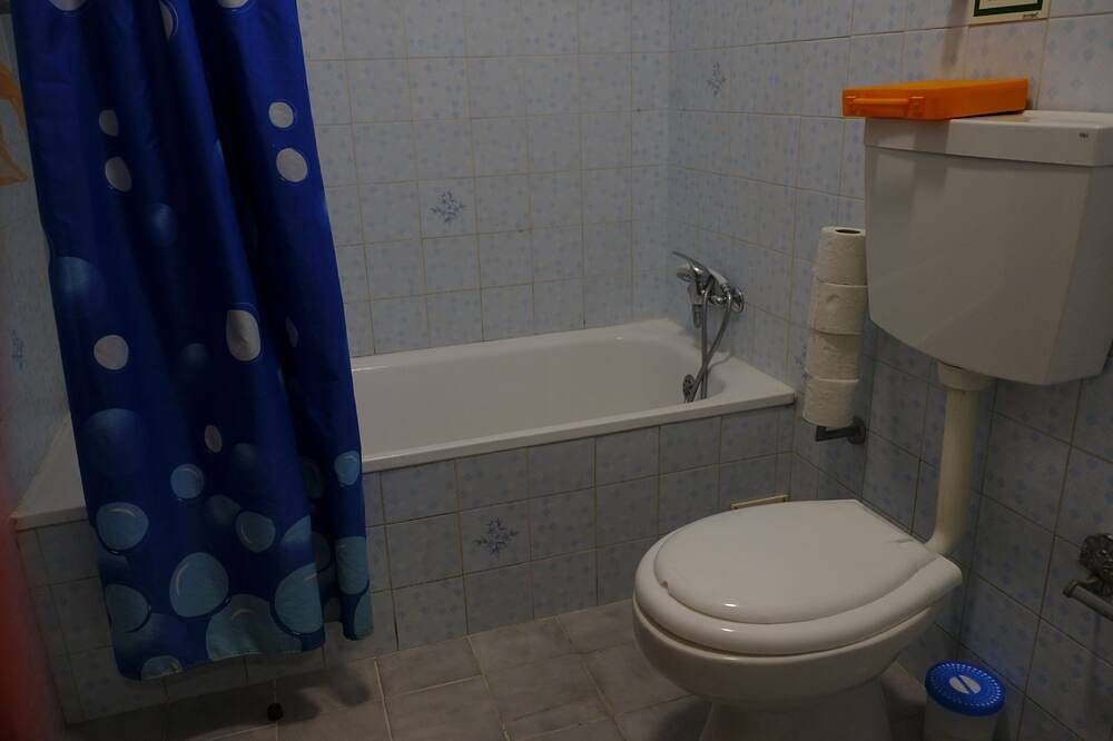 Apartamento entero, Casa De Buizinhos A Solo 100 Metros De La Playa in Porto Covo, Costa Alentejana