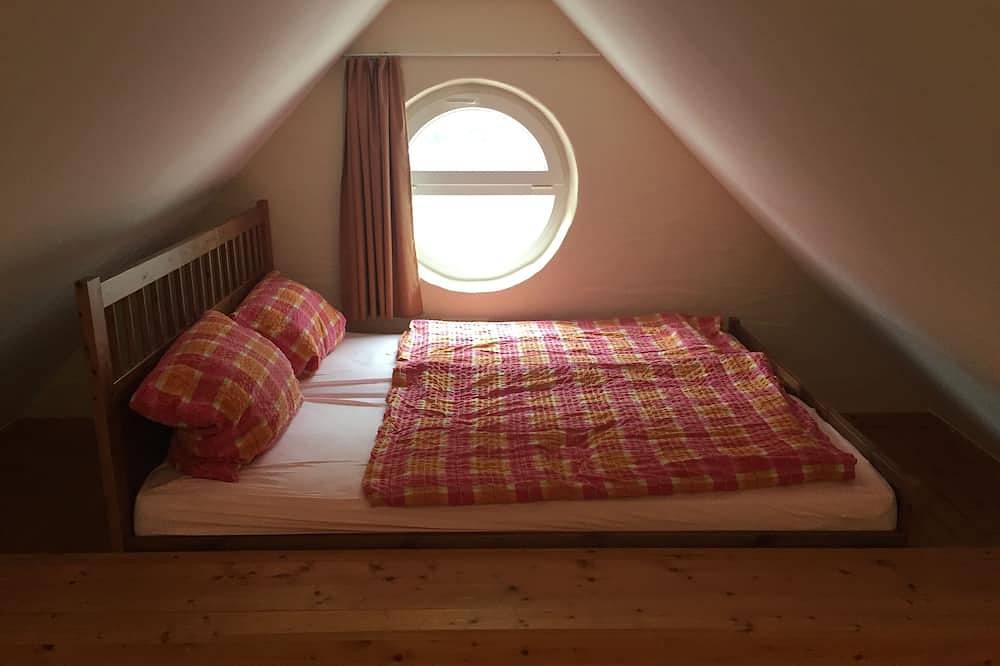 Ganze Wohnung, Komfort-Ferienwohnung im Landhausstil mit \"Heidi-Zimmer\" in Pommern (Deutschland), Cochem-Zell