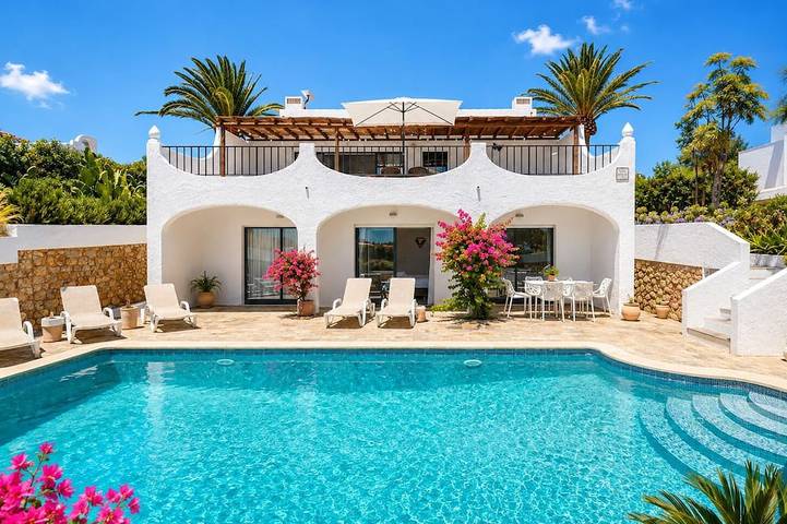 Villa for 11 people, with Balcony and Garden in Salema