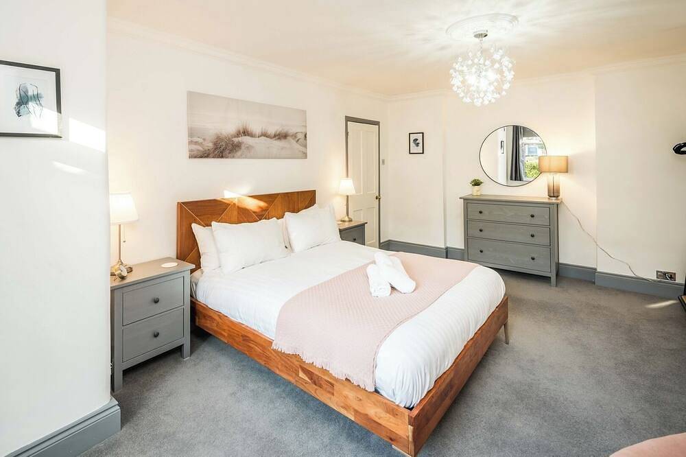 Spacious 1Br Flat in Wanstead: Garden and Comfort in Redbridge, London