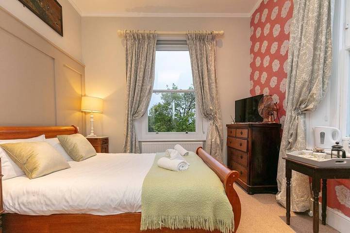 Bed and breakfast for 2 people in Kent