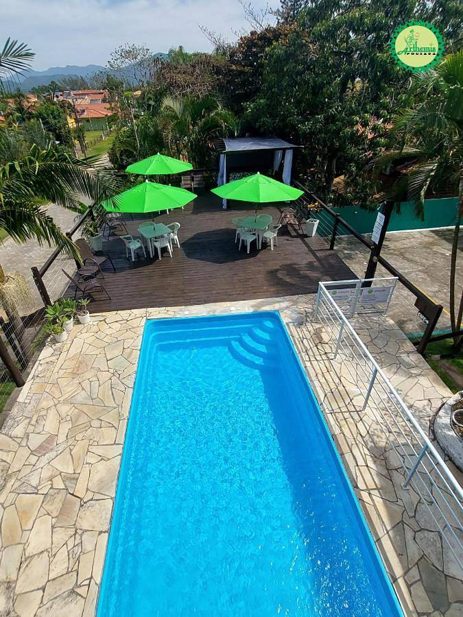 Pousadas para 2 pessoas, com vista e jardim e ainda piscina em Garopaba