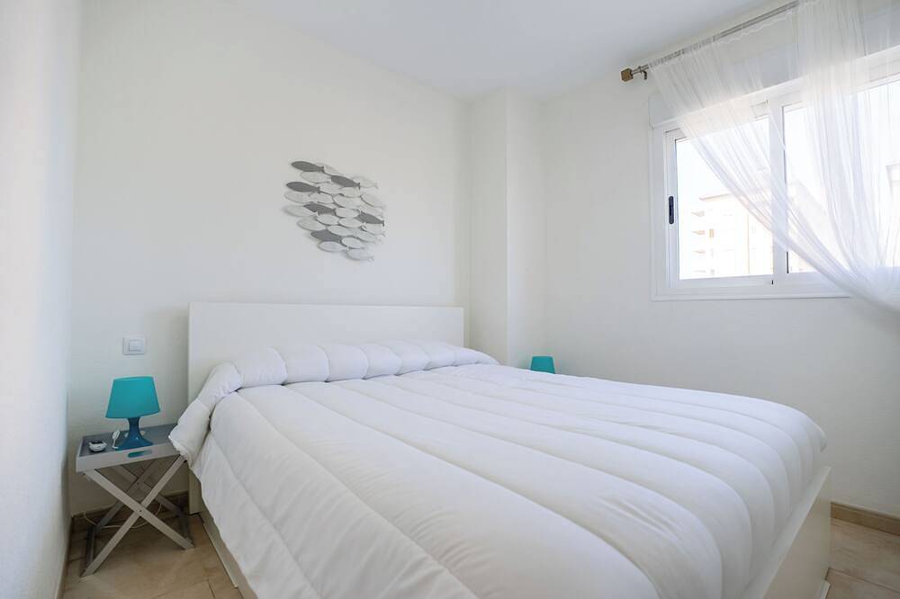 Apartamento inteiro, Apt. for 5 people with swimming pool, terrace, Ac, Wifi and free parking in Cabanes, Costa del Azahar