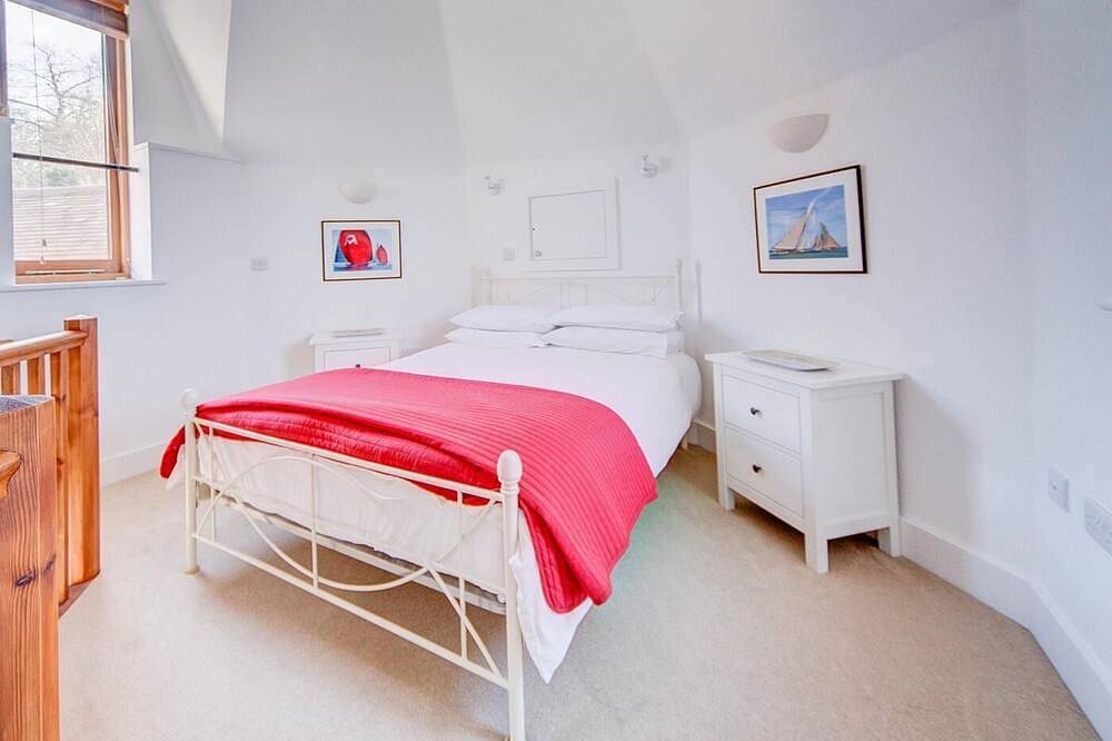 2 Bed in Cowes (oc-ic018) in Cowes, Isle of Wight
