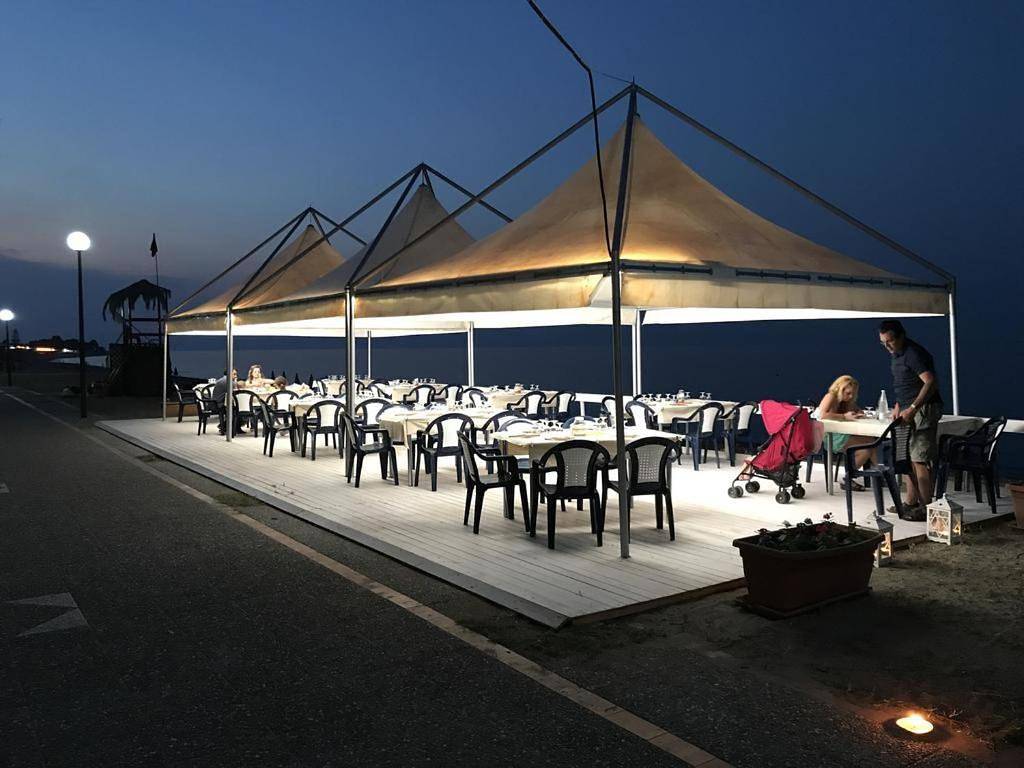 Large Double or Twin Room in Calopezzati, Golfo di Taranto