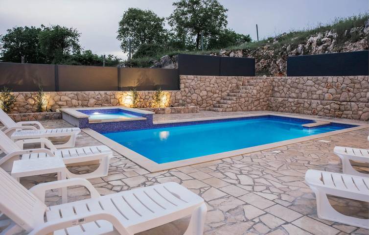 Reizende 2-Zimmer-Wohnung mit Pool, Terrasse und in der Nähe des Flusses Ričina in Imotski, Makarska Riviera