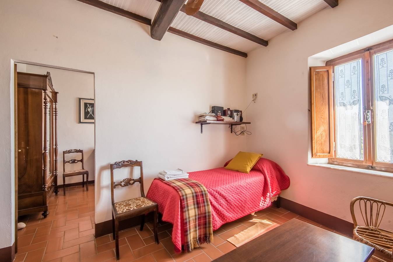 Entire apartment, Apartment 'Casa Francesca' with Hills View & Courtyard in Montalcino, Val d'Orcia