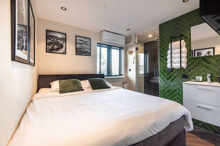 Unieke en Moderne Water Villa in de Buurt van Schiphol en Amsterdam in Aalsmeer, Nordholland