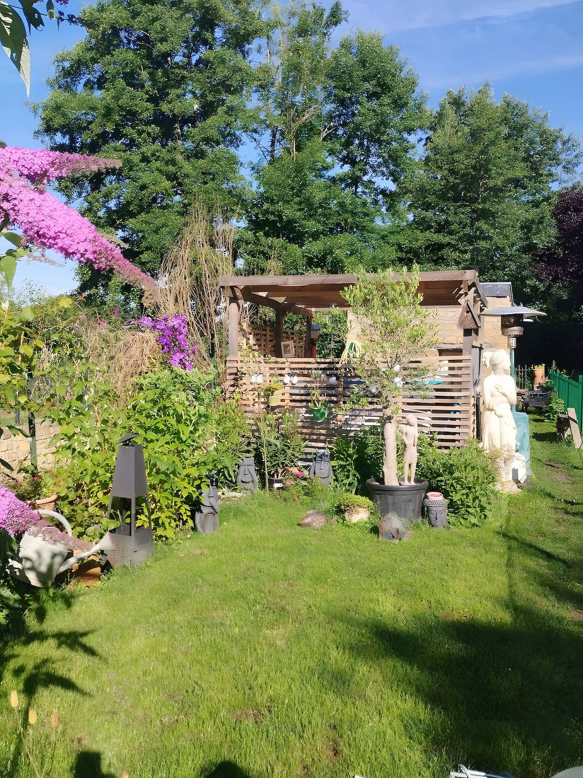Maison de campagne « La Bergerie » avec terrasse, jardin partagés et Wi-Fi in Boulzicourt, Ardennes