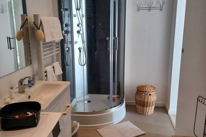 Gîte pour 4 personnes à Port-des-Barques - 3