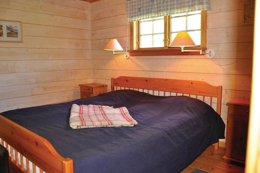 Cozy home in Långserud with jacuzzi in Värmlands land
