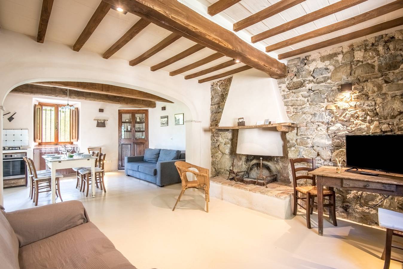 Geheel appartement, Appartement "Gemma Verde-Tavoleto" met bergzicht, tuin en wifi in Castiglione d'Orcia region, Val d'Orcia