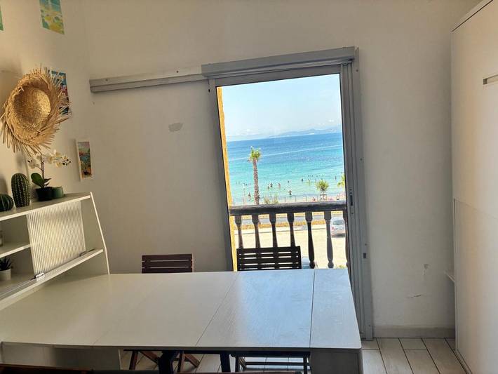 Gîte pour 4 personnes, avec Terrasse et Vue dans Le Brusc - 2