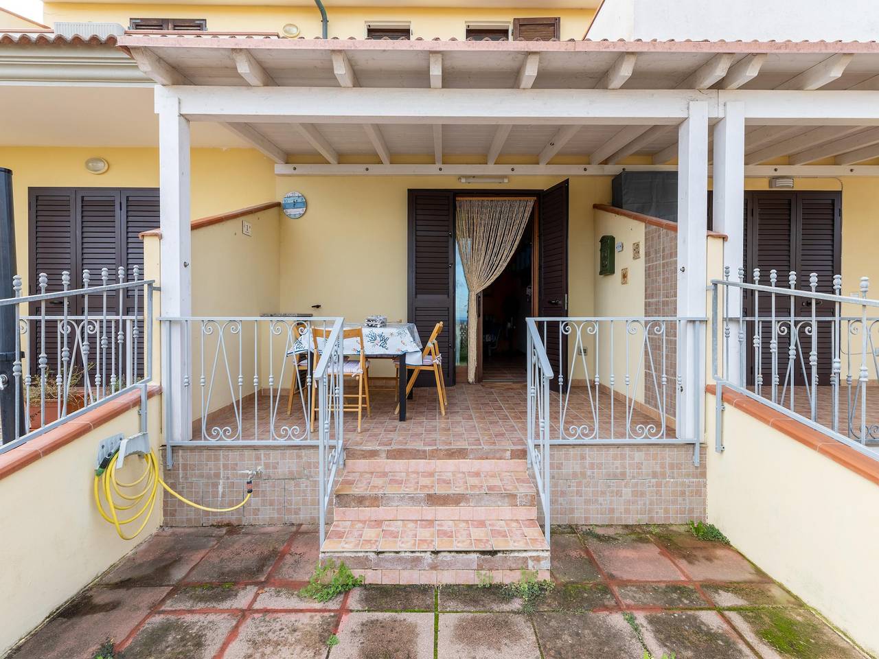 Appartamento intero, Con aria condizionata e patio privato in Lu Bagnu, Castelsardo