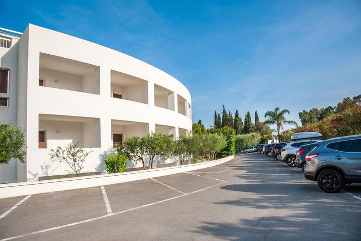 Hôtel pour 2 personnes, avec piscine ainsi que jardin et bassin pour enfant, adapté aux familles à Santa Marina - 4
