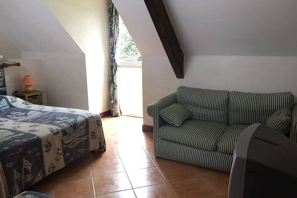 Bed and breakfast en el tradicional bretón longère in Ambon, Côte des Mégalithes