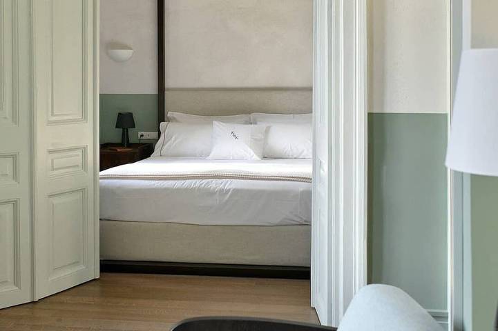 Gorgeous Athens Apartment | 2 Bedrooms | Apartment Sting | Balcony in Central Section of Athens, Athens
