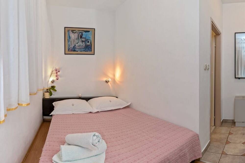 Room 3758-4 for 2 Pers. in Bol in Bol , Brac