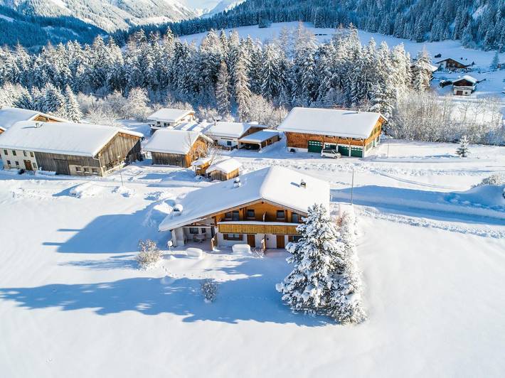 Ferienwohnung für 5 Personen, mit Balkon und Terrasse sowie Garten und Ausblick in Bach