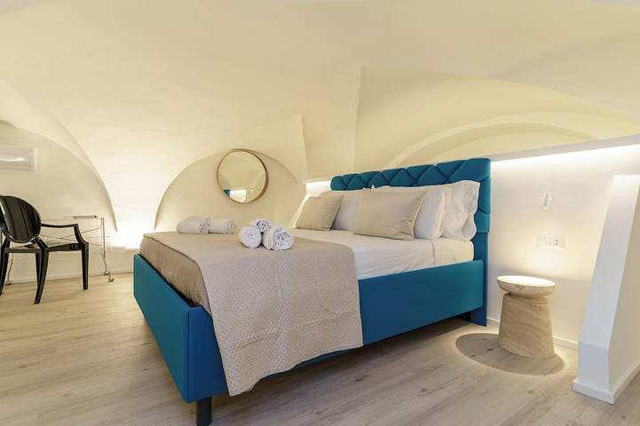 Appartamento intero, Suite elegante nel centro di Catania, a due passi dal mare in Catania, Catania e dintorni
