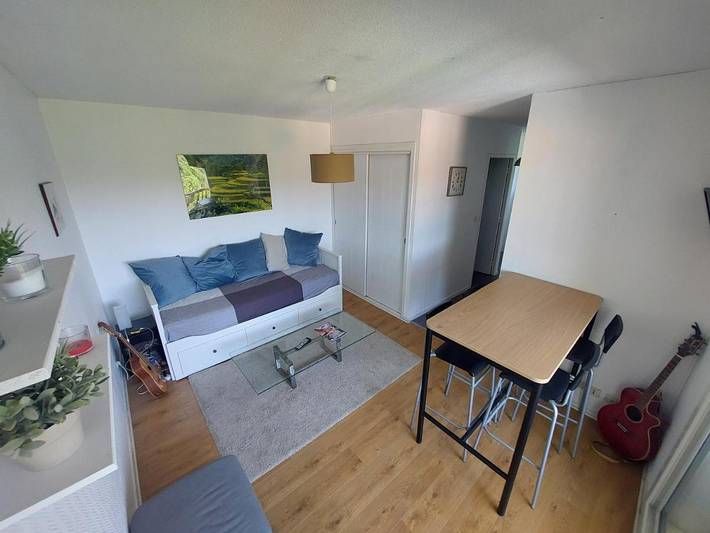 Appartement de vacances pour 4 personnes, avec piscine ainsi que vue et balcon