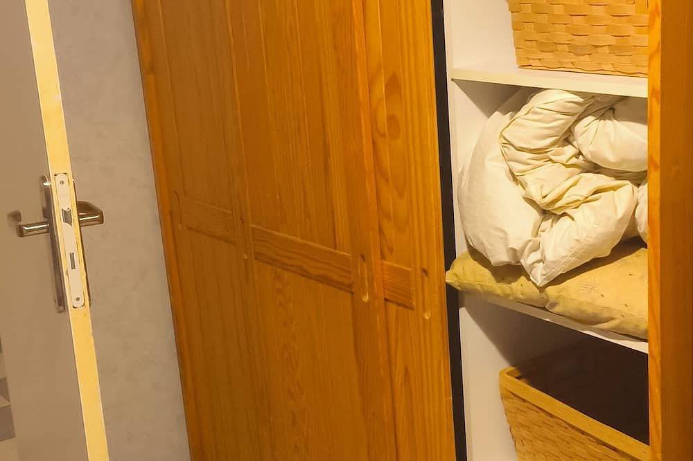 Room in the Bordeaux area with a great park in Talence, Bordeaux region