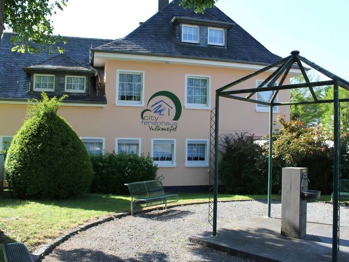 Ferienhaus für 14 Personen, mit Sauna und Garten