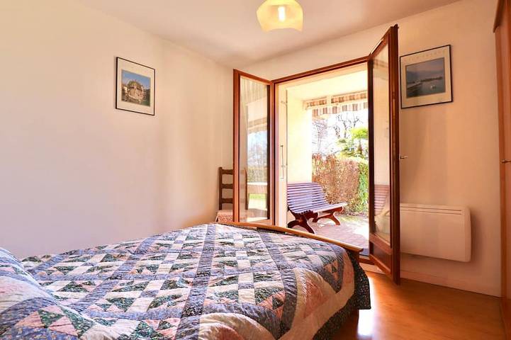 Appartement entier, Spacieux logement calme avec jardin privé - Parking inclus, animaux acceptés in Annecy-le-Vieux, Annecy (commune)
