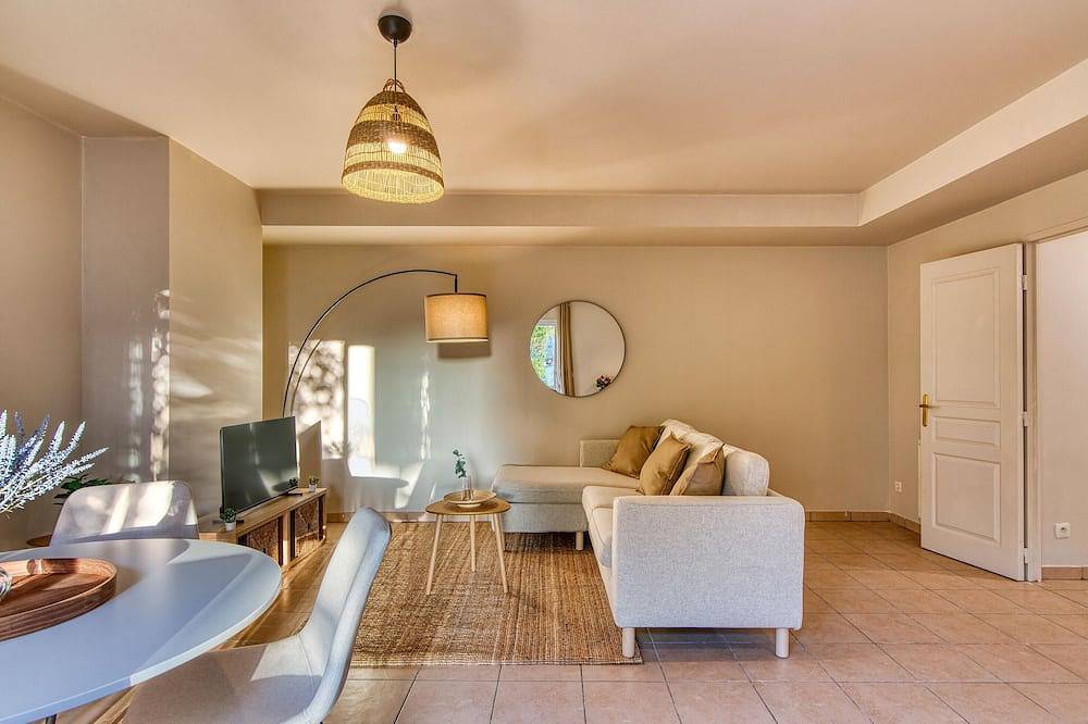 Ganze Wohnung, L'Harmonie - Beau Rdj 2 pers - Tram T5 in Bron, Rhône