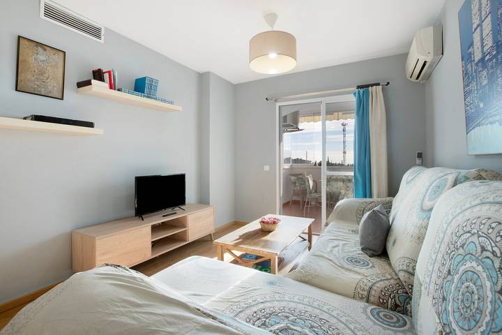 Ganze Wohnung, Ferienwohnung 'Benalmarina' mit Gemeinschaftspool, Wlan und Klimaanlage in Benalmadena Pueblo, Benalmádena