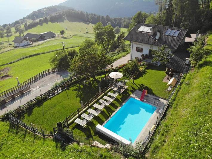 Ferienwohnung für 5 Personen, mit Garten und Pool sowie Ausblick, mit Haustier - 1