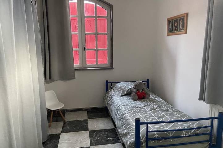 Location de vacances pour 6 personnes, avec jardin ainsi que terrasse et piscine à Saint-Rémy-sur-Durolle - 4