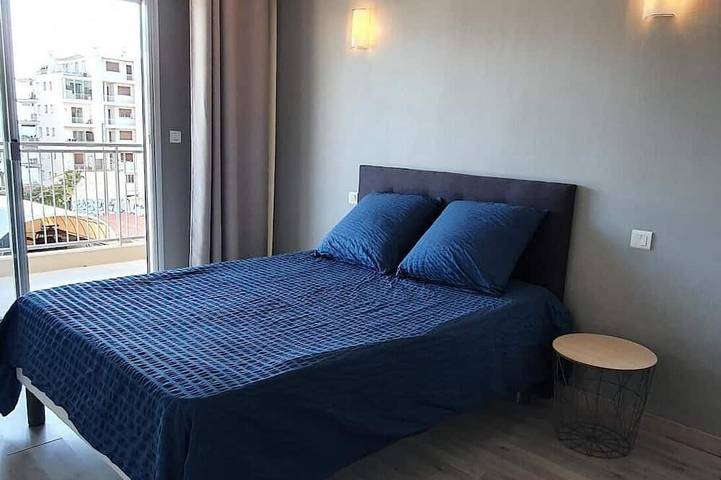 Ganze Wohnung, Charming T2 48m² Balcony Sea View 4 sleeps 2min from the Beach in Golfe-Juan, Vallauris