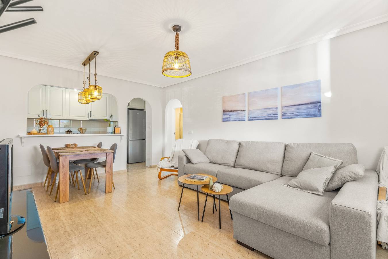 Geheel appartement, Appartement 'Bugenwilla Orihuela Costa' met Gedeeld Zwembad, Wifi en Airconditioning in Orihuela, Costa Blanca