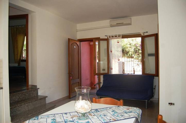 Location de vacances pour 3 personnes, avec jardin et vue, adapté aux familles à Santa Maria Navarrese - 2