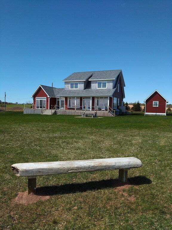 Cabin rentals and lodges for 8 people, with garden and terrace in Prince Edward Island