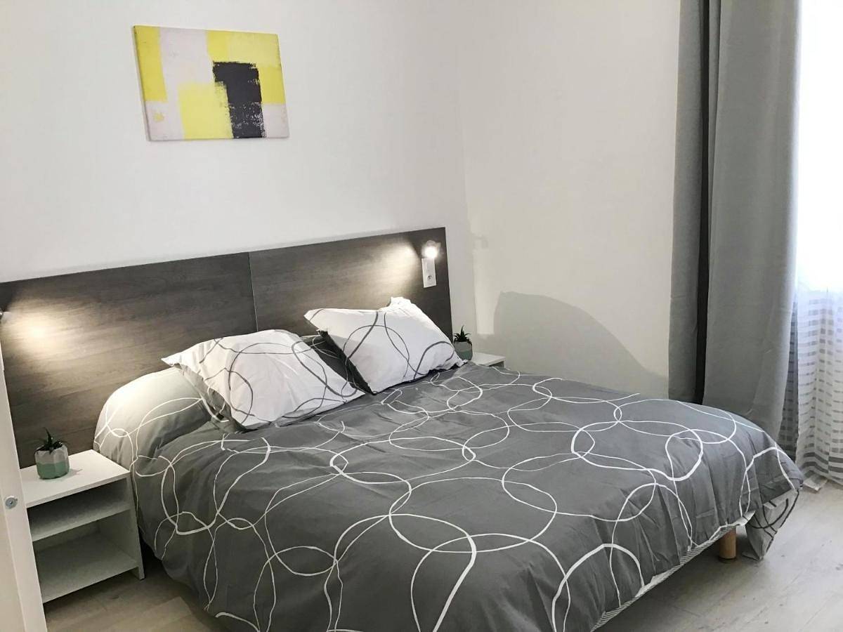 Appartement entier, Two-Bedroom Apartment in Lourdes, Hautes-Pyrénées