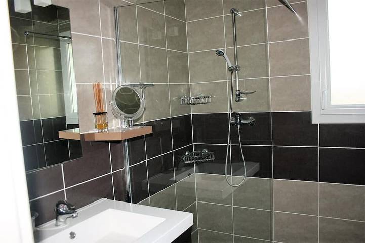 Location de vacances pour 4 personnes, avec terrasse à Port-des-Barques - 4