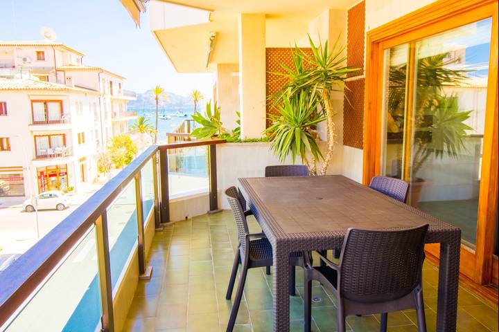 Ganze Ferienwohnung, Hochwertige Wohnung 40 Meter vom Strand entfernt in Port de Pollença, Pollença