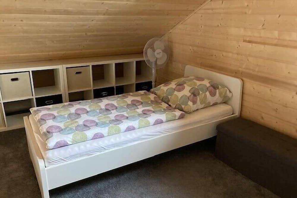 Ganze Wohnung, Gemütliches Ferienhaus Vogelnest (60qm) für 5 Personen mit Kamin in Marktschorgast, Oberes Maintal - Coburger Land